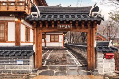 Gongju Haruhanok Guesthouse