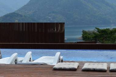 Chungjoo psike poolvilla