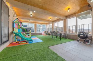 Four Seaon Kids Pension