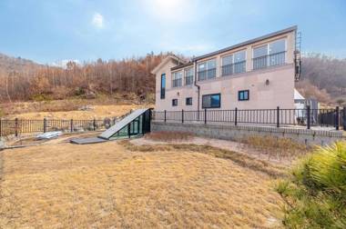 Four Seaon Kids Pension