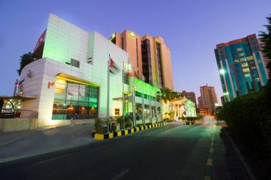 Holiday Inn Suites Kuwait Salmiya