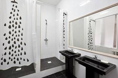 HELLO INN budget hotel