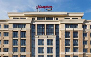 Hampton By Hilton Astana Triumphal Arch