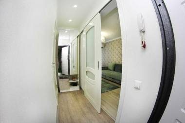 Назарбаева 45 ЦЕНТР Алматы 2х комн apartments Happy day