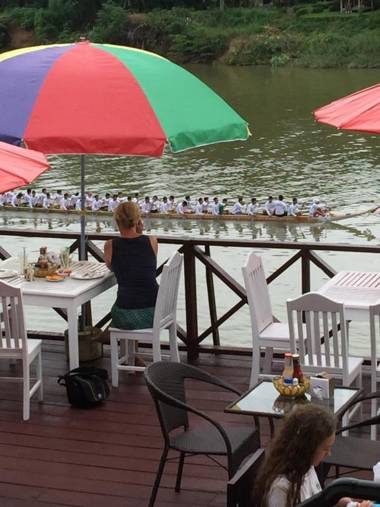 Merry Riverside Hotel