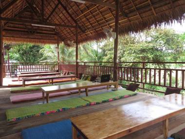 Luang Prabang Pool Bar Hostel