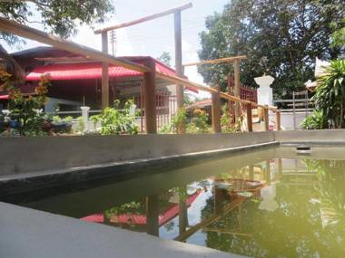 Luang Prabang Pool Bar Hostel