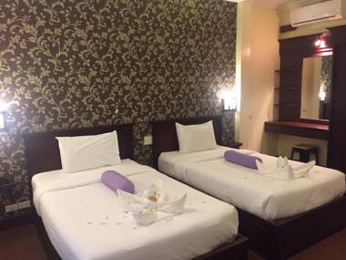 Seasons Riverside Hotel