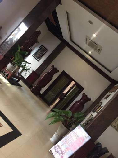 Seasons Riverside Hotel