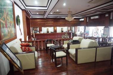 Vansana Riverside Hotel