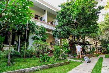 Lani's House by the Ponds
