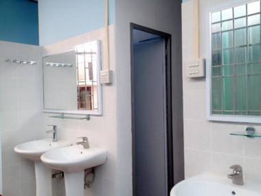 Lucky Backpackers Hostel