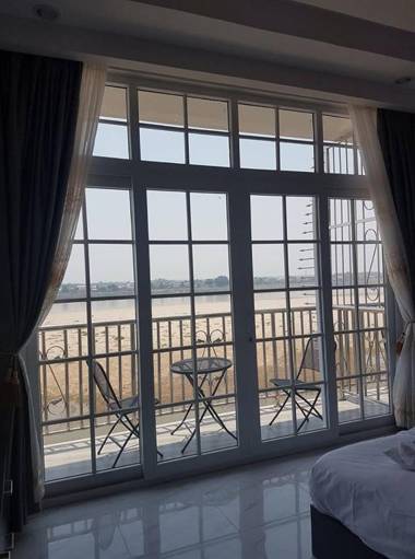 Sunset Mekong Apartment