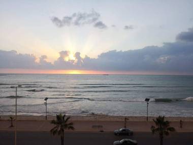 Lovely Big Apartment Directly facing the sea