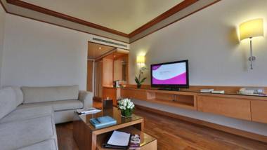 Crowne Plaza Hamra Beirut an IHG Hotel