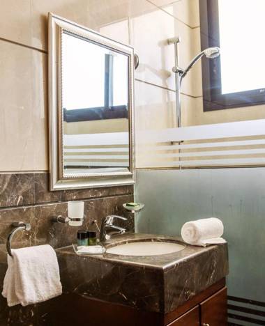 Imperial Suites Hotel