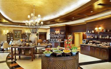 Hilton Beirut Habtoor Grand Hotel