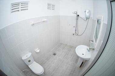 The Surfer Sri Lanka - Surf Camp