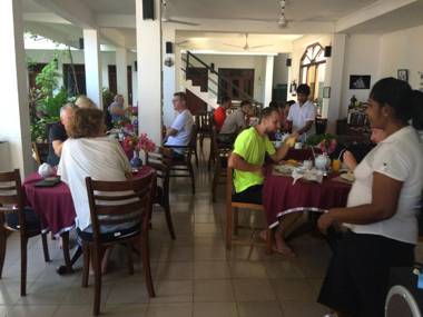 Unawatuna Beach Bungalow -