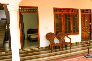 French Garden Eagle wings Inn