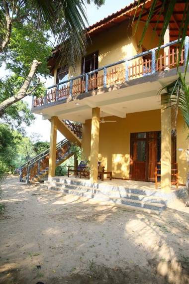 Nature Lanka Ayurveda Resort - All Meals and Ayurveda Treatments with Yoga