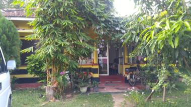 Ananda Home Stay and Restaurant