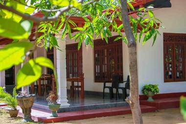 Wijesiri Family Guest House
