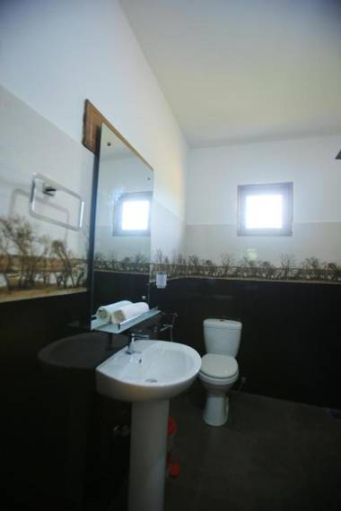 Jungle Hut Resort Sigiriya