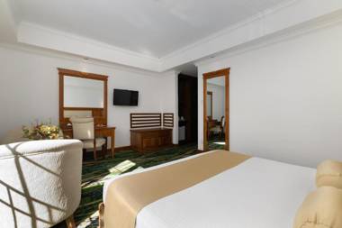 Araliya Green Hills Hotel