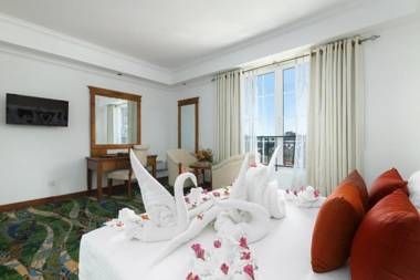 Araliya Green Hills Hotel