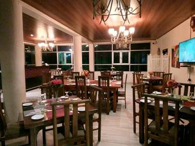 Hill Cool Hotel & Restaurant