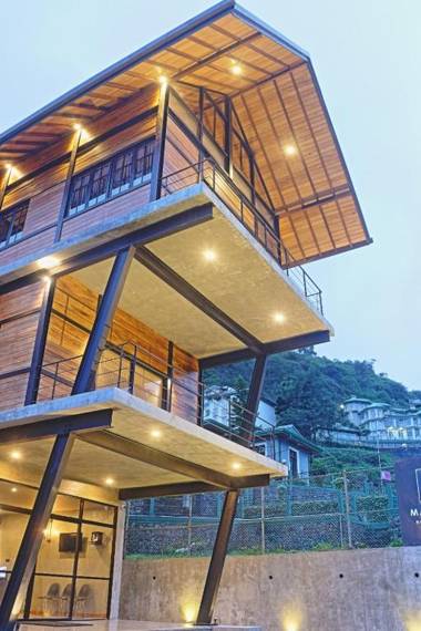 Manuka Hillwood Hotel