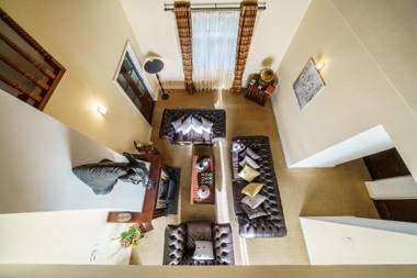 Cotswold Stone Cottage - Little England by Celeste