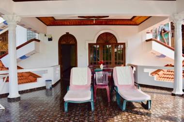 Rico Shadow Guest House & Restaurant