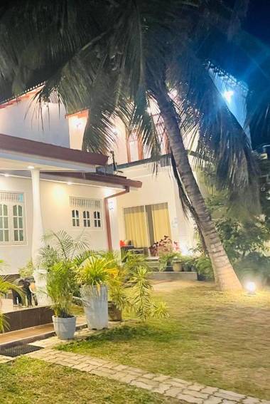 White Villa Airport Transit Hotel