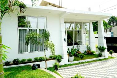 Airport 4 Season Transit Hotel