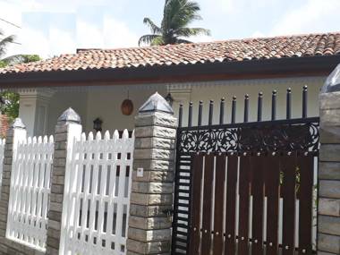 Best Inn Villa Mirissa