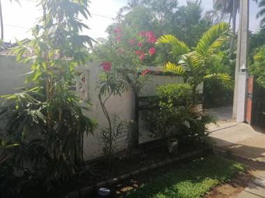 Flip Flop Inn Mirissa