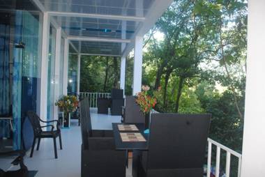 Glass Rooms Accommodations Adam's peak