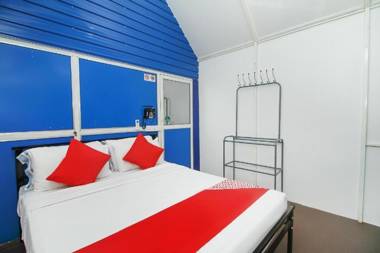 Airport A4 Transit Hub - Eco Chalets