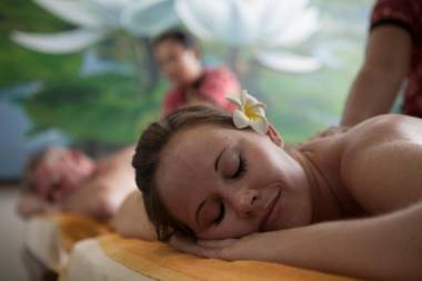 Earl's Regency Hotel