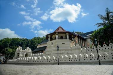 Majestic Tourist Hotel