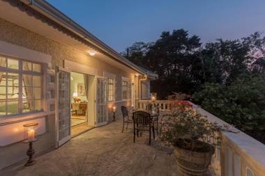 Chatsworth by Edwards Collection