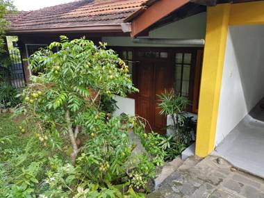 No 51 Menik Home Rest