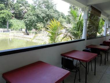 Kandy Lake Layathraa