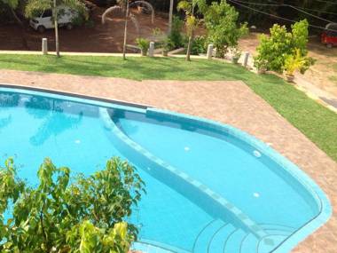 Shiny Lakeside Resort