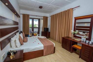 Avenra Beach Hikkaduwa