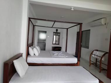 Shanthi Guest & beach villa