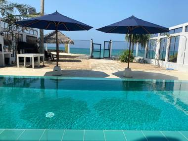 White Sand Villa - Beach front