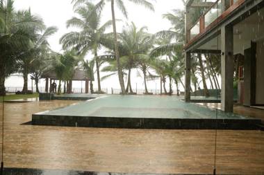 FnR Hikka Beach Villa & Resort